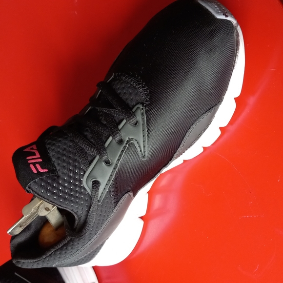 🔸- size 6.5 Fila Ladies Trazoros Energized 2 - BNIB - Picture 4 of 9